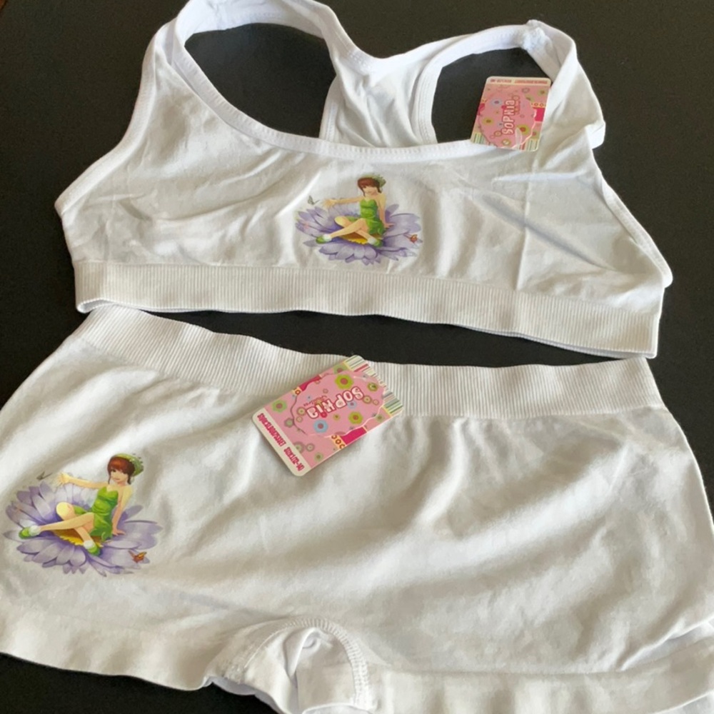 🌺$3.00 final price-Sophia White Kids Matching Set